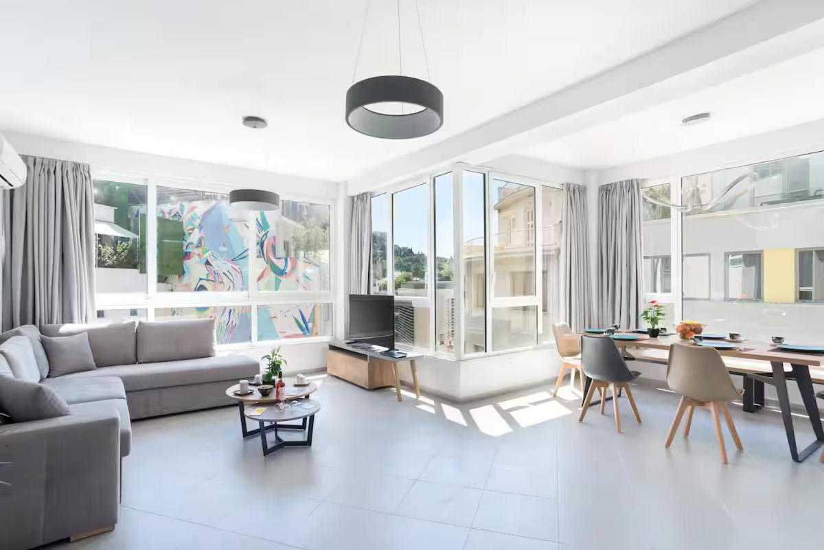 Chic New With Acropolis View In Monastiraki Apartment Athens